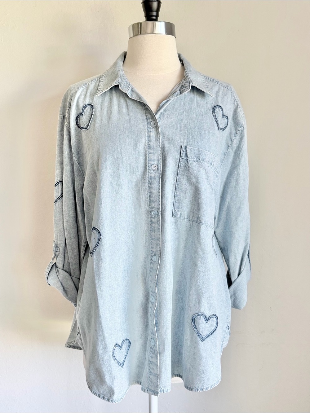 Jane + Delancey Heart Embroidered Denim Chambray Button-Front Shirt, Blue, Sz L